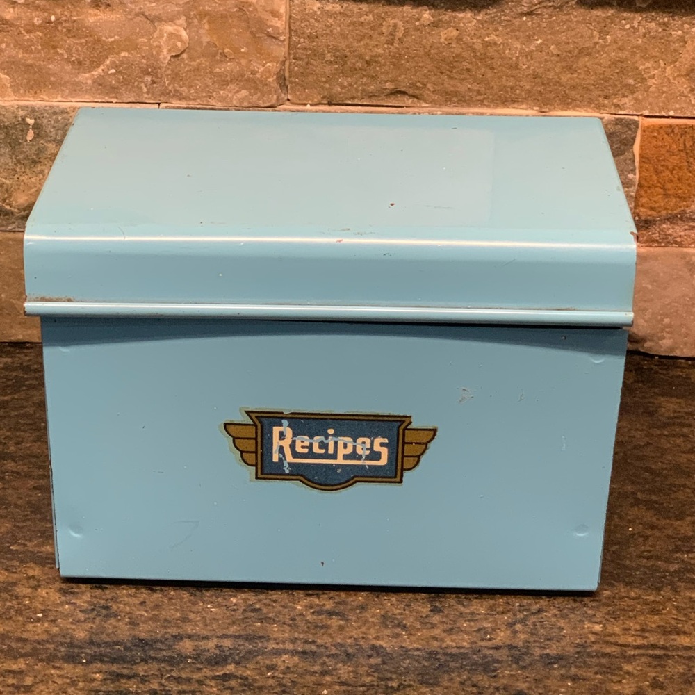 VINTAGE | Metal Recipe Box